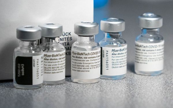 fransa-pfizer-peyvendinin-1-8-milyard-dozasinin-ai-ye-tedarukune-mane-olur